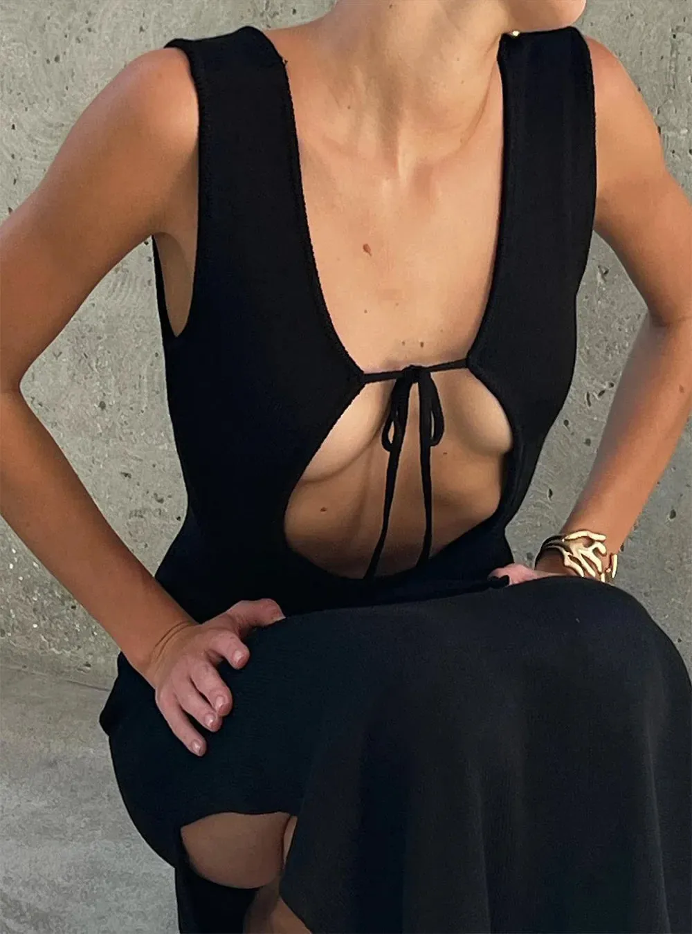 Elegant Backless Sleeveless V-Neck Maxi Dress with Knit Hollow Out