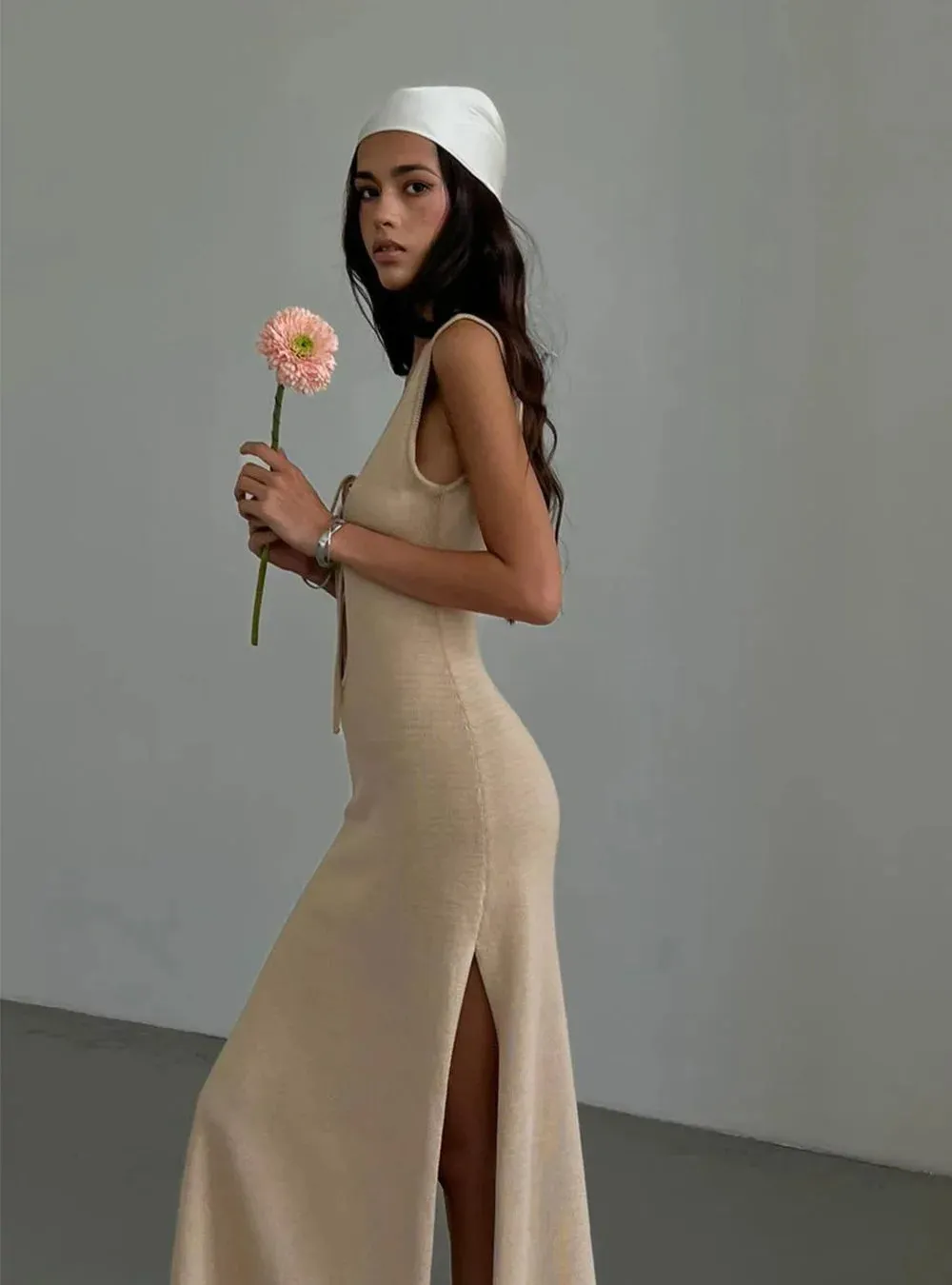 Elegant Backless Sleeveless V-Neck Maxi Dress with Knit Hollow Out