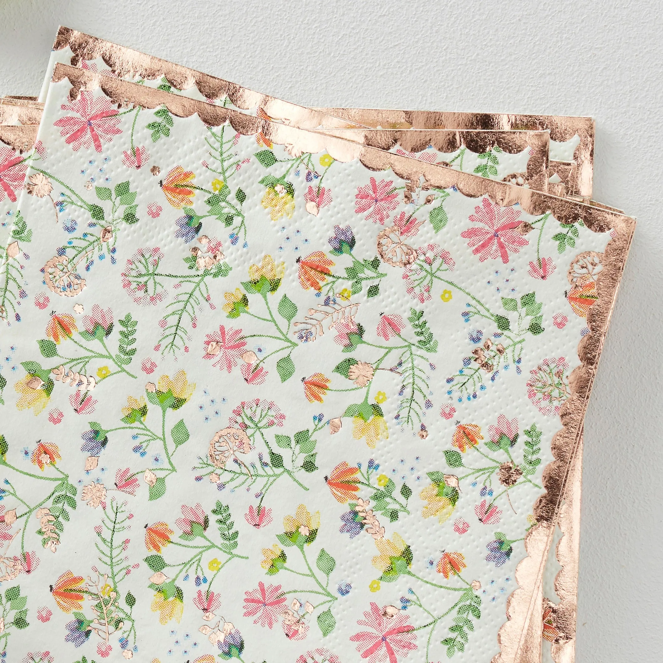 Ginger Ray Ditsy Floral Napkins - Beverage 16 Pkt