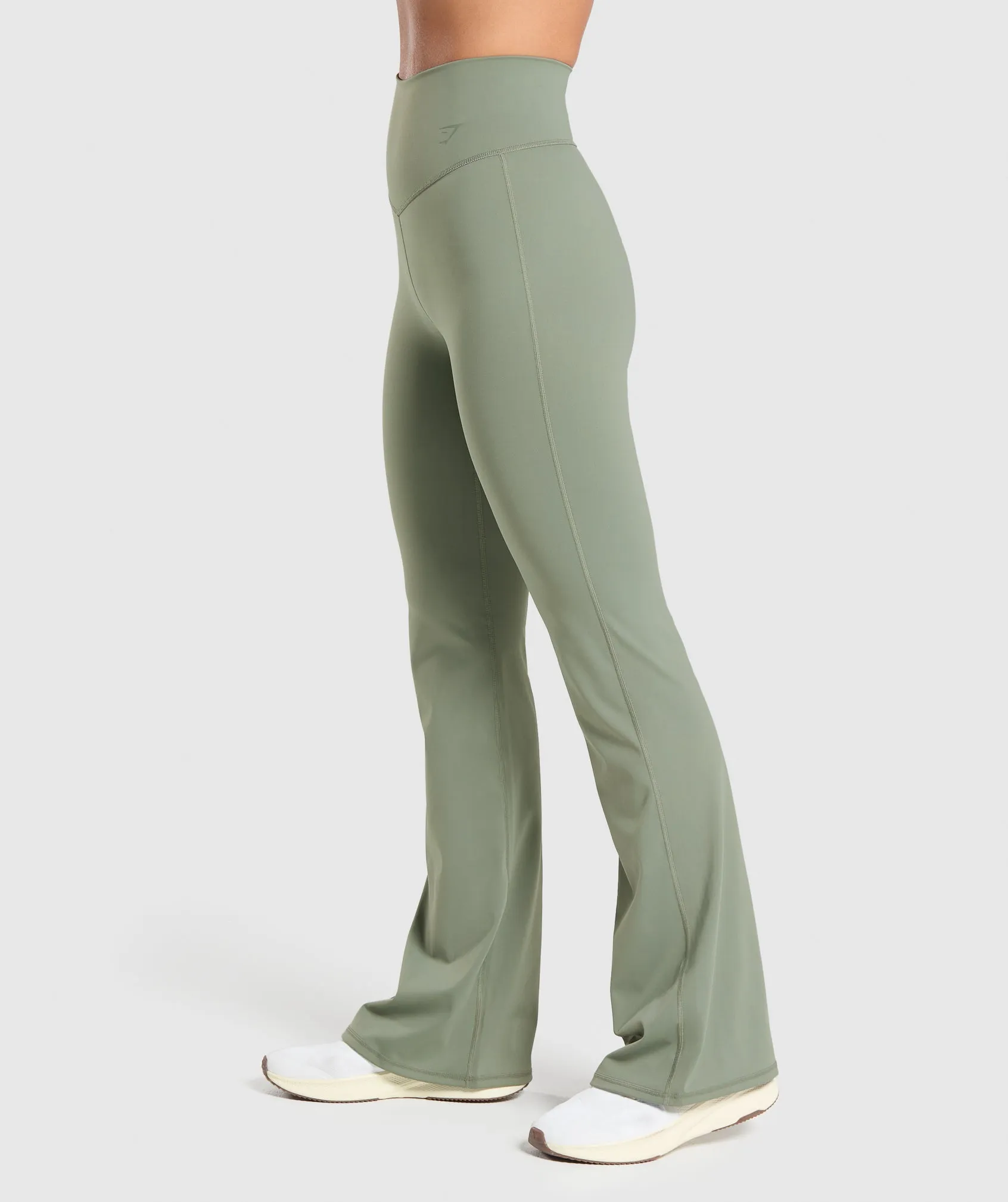 Gymshark Elevate Flared Leggings 2.0 - Unit Green