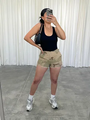 isla shorts (NUDE MULTI CAMO)