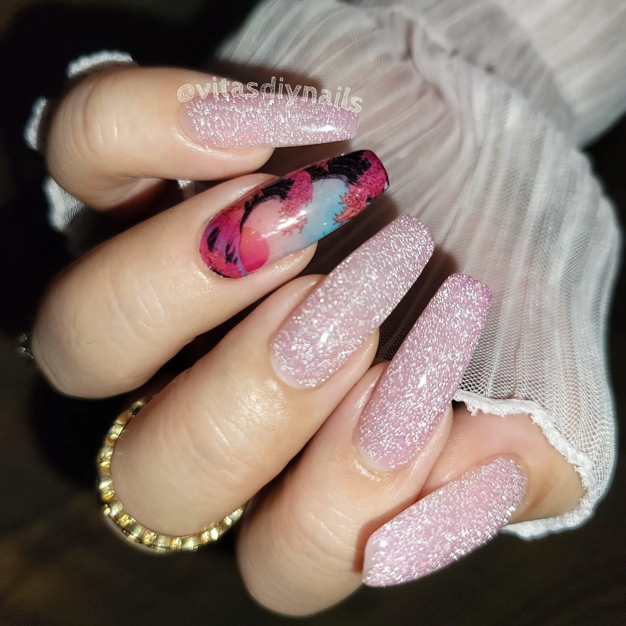 Quinn- Reflective thermal gel glitter